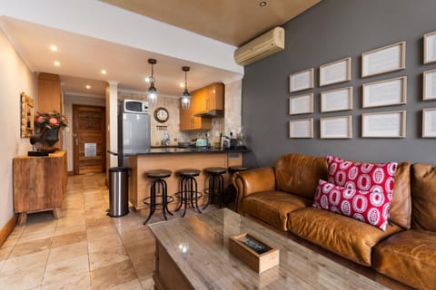 Avemore Eikehoff No 23 - full Backup Power Apartment in Stellenbosch