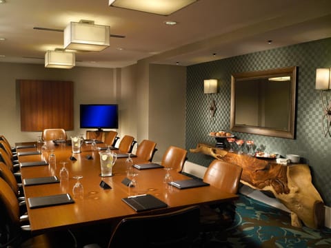 Meeting/conference room