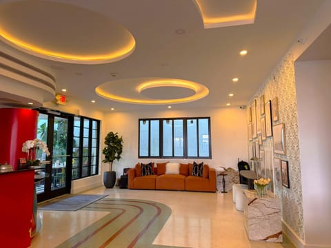 Communal lounge/ TV room, Lobby or reception