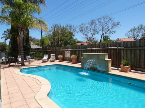 Day, Swimming pool