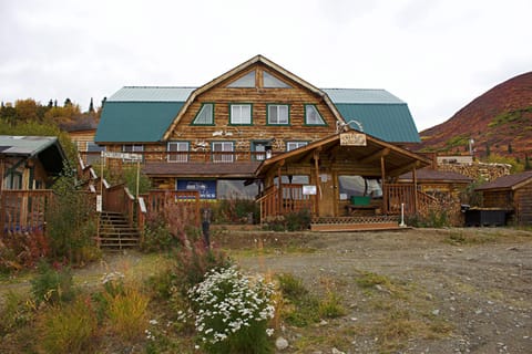 Facade/entrance