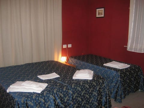 Photo of the whole room, Decorative detail