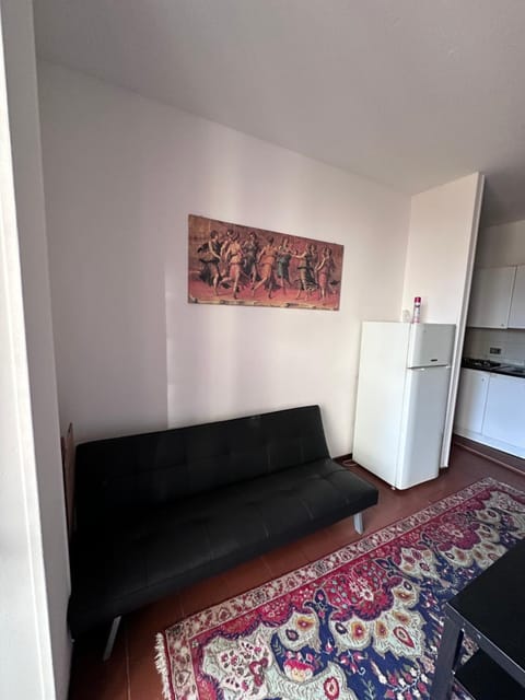 Communal lounge/ TV room, Kitchen or kitchenette, Living room, Seating area, oven