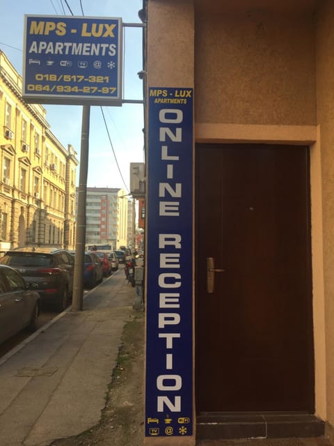 Nearby landmark, Neighbourhood, Supermarket/grocery shop