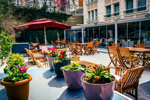 Restaurant/places to eat, Spring, Day, Banquet/Function facilities