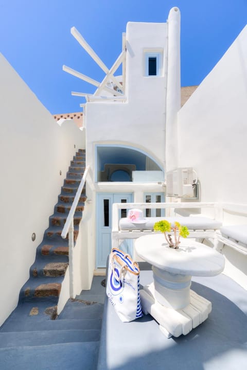 Property building, Patio, Seating area