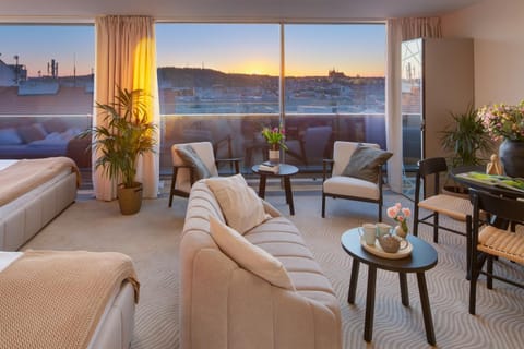 View (from property/room), Seating area, Landmark view