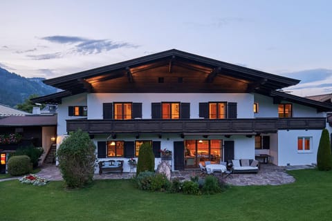 Pension Landhaus Gasteiger Bed and Breakfast in Kitzbuhel
