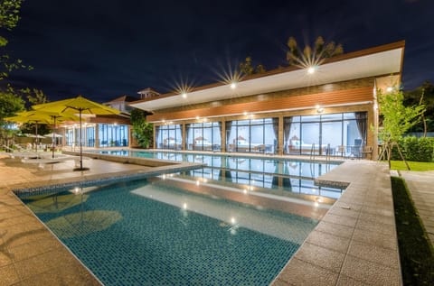 Property building, Night, On site, Pool view, Pool view, Swimming pool, Swimming pool