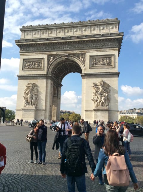 Landmark view, Location