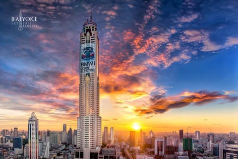 Property building, Nearby landmark, Bird's eye view, City view, Sunset