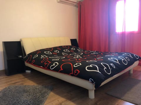 Bed, Photo of the whole room