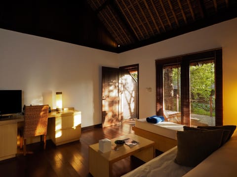 Seating area, Bedroom, Guests