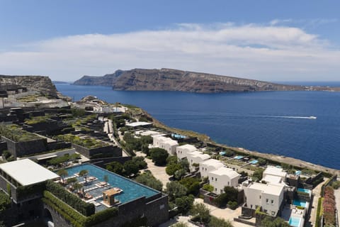 Property building, Natural landscape, Bird's eye view, Sea view, Swimming pool