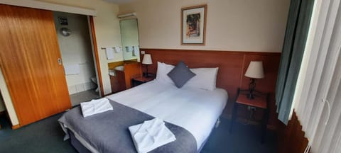Mt Lyell Motor Inn - By Orangepete Motel in Queenstown