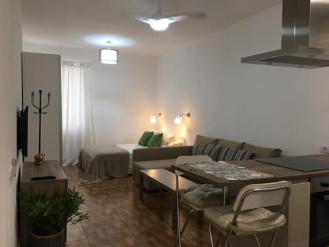 TV and multimedia, Living room, Dining area, Bedroom