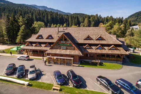 Property building, Bird's eye view, Summer, Decorative detail