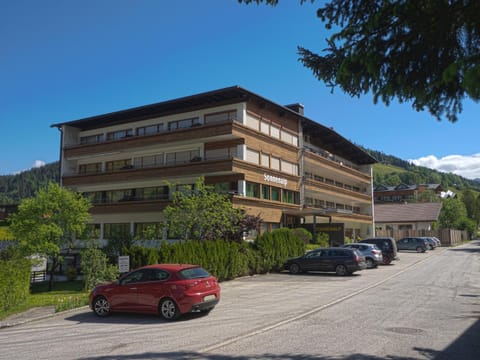 Facade/entrance, Spring, Summer