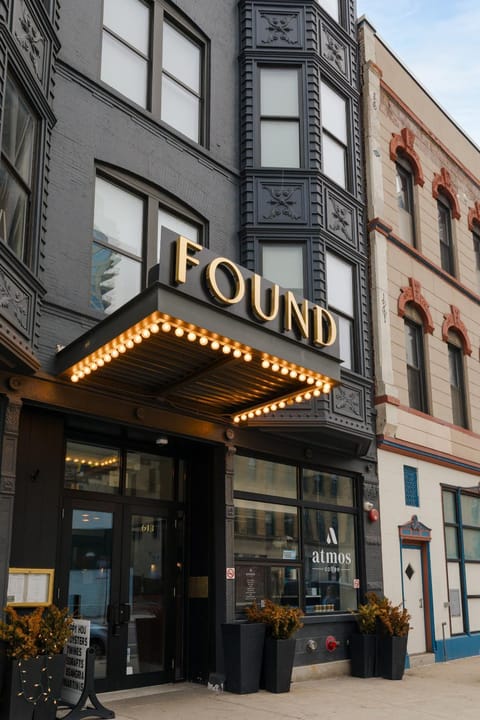 Property building, Facade/entrance