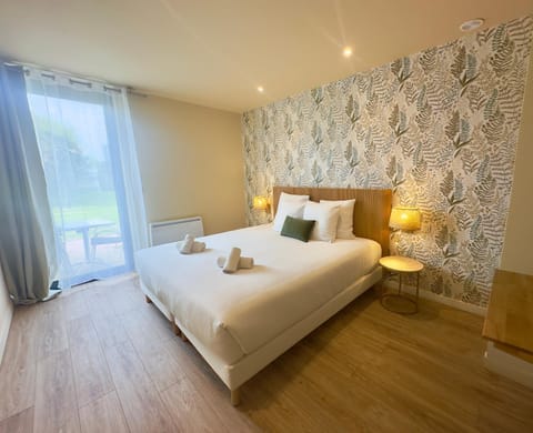 Bed, Balcony/Terrace, Bedroom