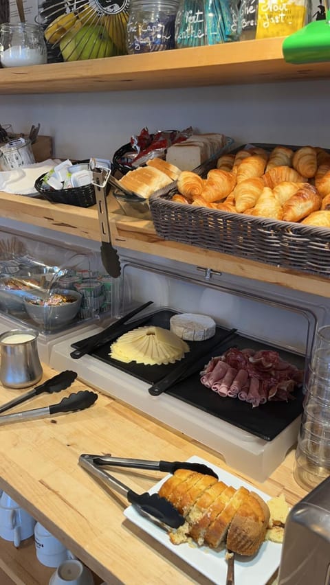 Breakfast, Buffet breakfast