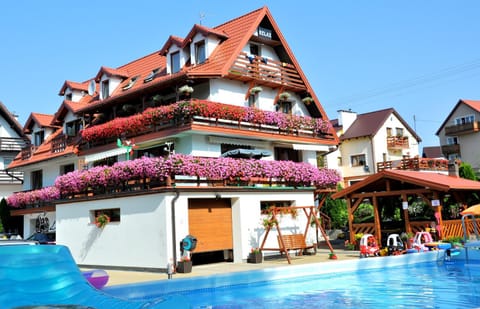 Property building, Swimming pool