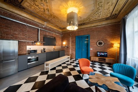 Kitchen or kitchenette, Living room, Seating area, dishwasher, oven, pet friendly, stove, washing machine