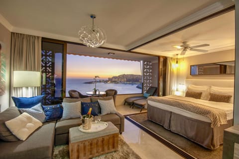 Photo of the whole room, Sea view