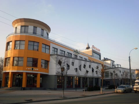 Property building, Nearby landmark, Restaurant/places to eat, Children play ground, Karaoke, Spa and wellness centre/facilities, Tennis court, Hiking, Cycling, Evening entertainment, Shopping Area