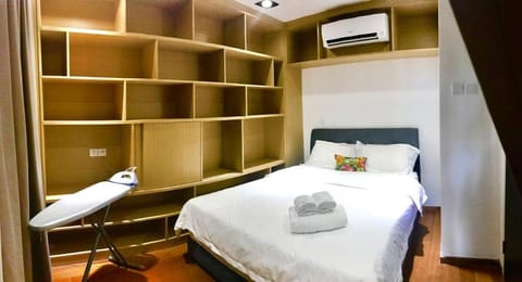 Bed, Photo of the whole room, Bedroom, towels, air conditioner