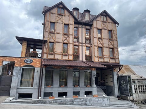 Property building, Day