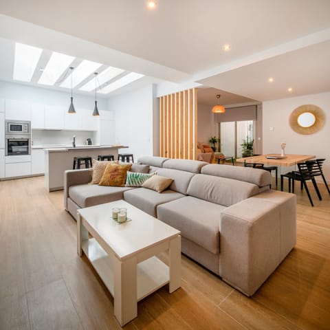 Spring, Day, Living room, Other, Other, Photo of the whole room, Decorative detail, Decorative detail, On site