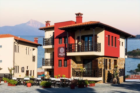 Property building, Day, Street view, Breakfast