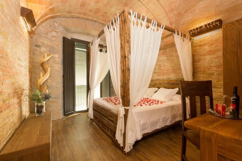 Bed, Photo of the whole room