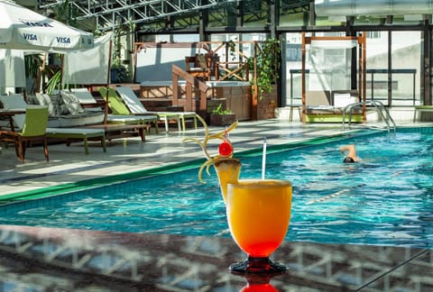 Swimming pool, Swimming pool, Drinks