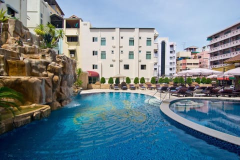 Property building, Day, City view, Pool view, Swimming pool, sunbed