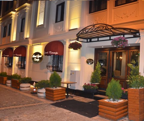 Facade/entrance, Night