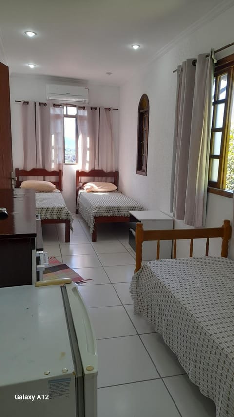 Photo of the whole room, Area and facilities, air conditioner