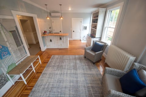 Paws on Pelham Bed and Breakfast in Newport