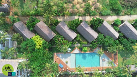Bird's eye view, Pool view