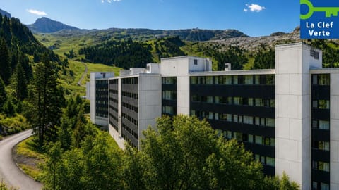 Property building, Nearby landmark, Spring, Day, Natural landscape, Mountain view, Street view