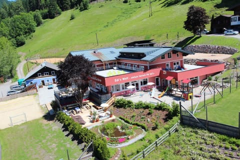 Facade/entrance, Bird's eye view
