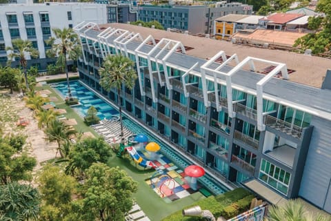 Property building, Swimming pool