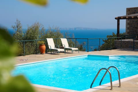 Day, Natural landscape, Pool view, Sea view, Swimming pool, sunbed