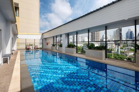 Day, Swimming pool