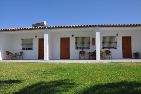Property building, Garden, Balcony/Terrace