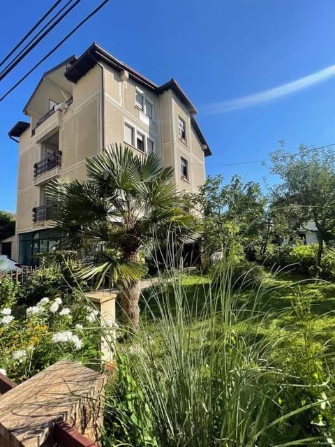 Property building, Day, Garden, Garden view