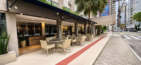 Property building, Patio, Balcony/Terrace