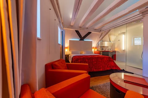 Garden, Garden, Bathroom, TV and multimedia, Living room, Seating area, Bedroom, Parking, concierge, heating, heating, internet, minibar, soundproof