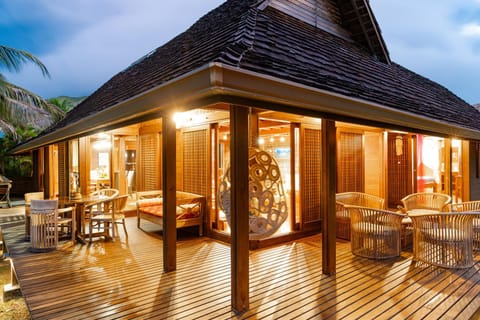 Property building, Patio, Dining area